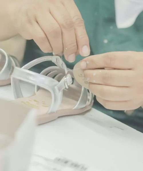 Fabricación de zapatos para niños